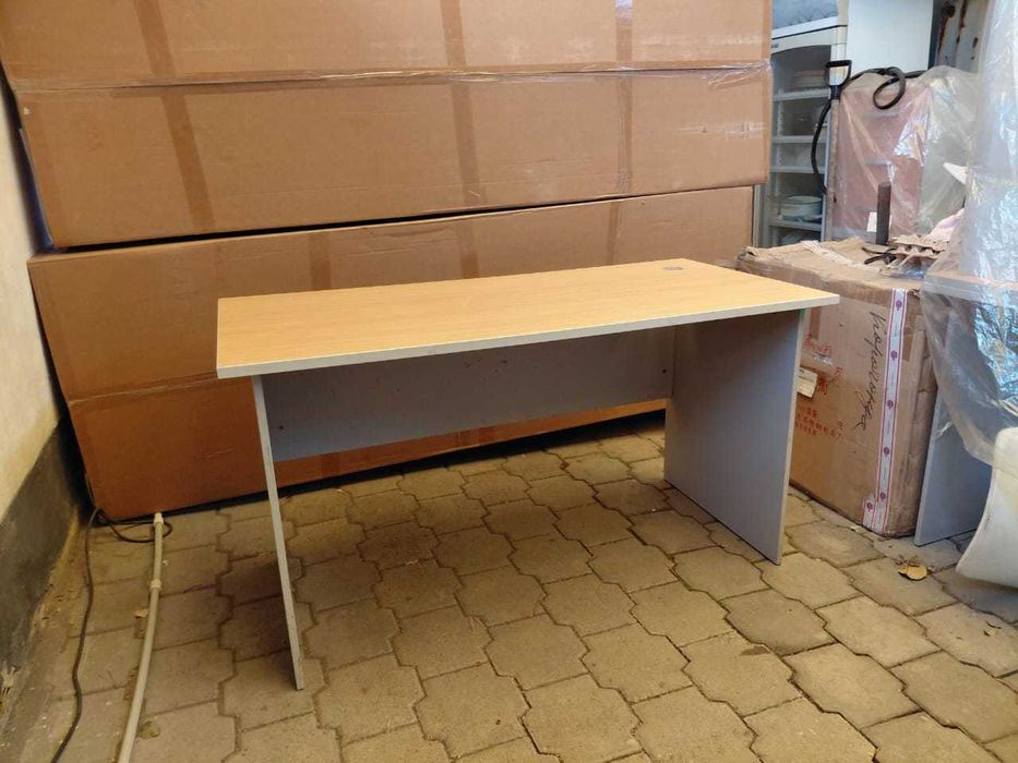 Офисный стол --- два вида --- б/у