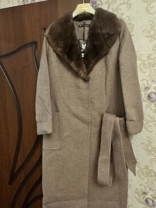 Турецкое пальто, воротник нат. Норка, новая с биркой, 38 размер (М)