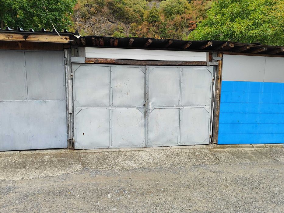 Продава многостаен апартамент в гр. Тетевен, кв. Полатен