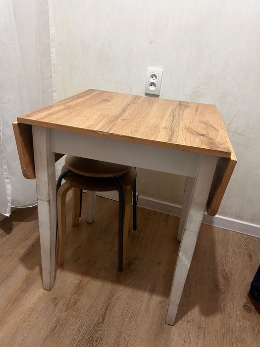 Стол для кухния и стеллаж