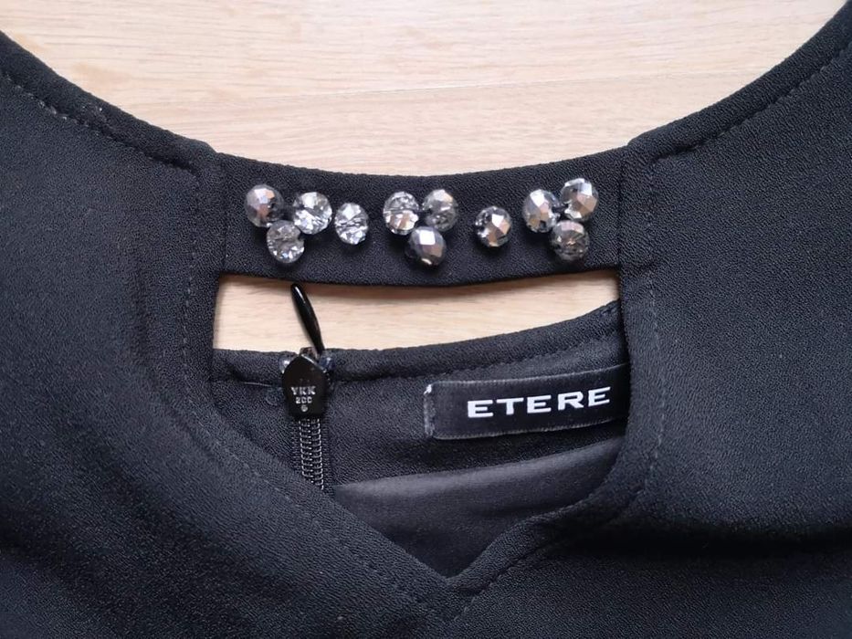 ETERE черна рокля с къс ръкав