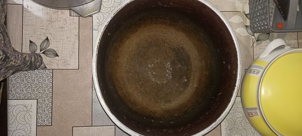 Продаю советский 8 литровый казан без крышки, требуется чистка