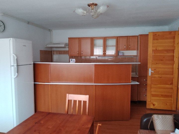 Vând casă 3 camere