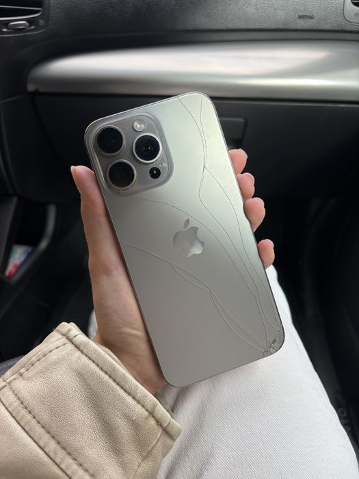 iPhone 15 Pro Max с памятью 1 ТБ.