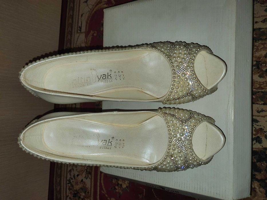 Pantofi mireasa cu perle si strasuri, 37