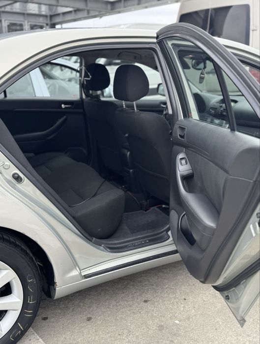 Vand Toyota Avensis 1.9 2005