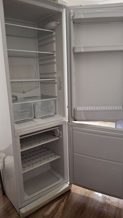 Холодильник Indesit мотор не работает