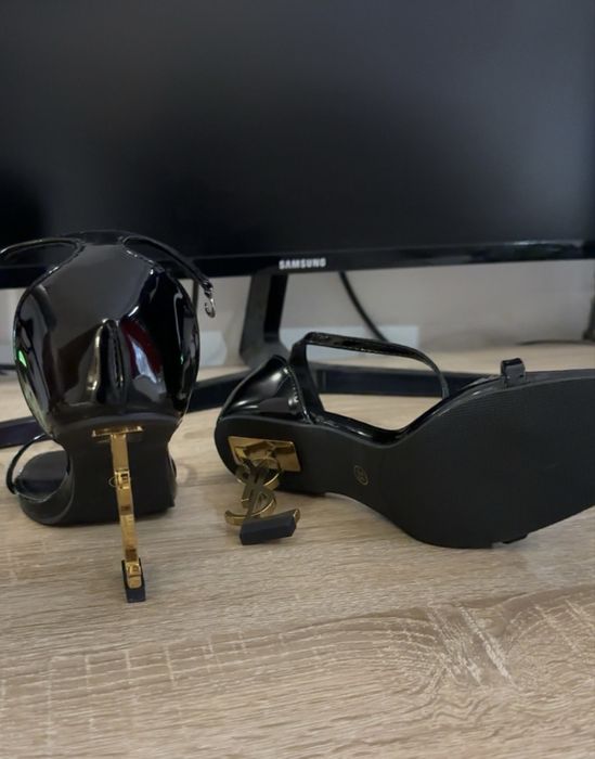 Sandale tip Yves Saint Laurent