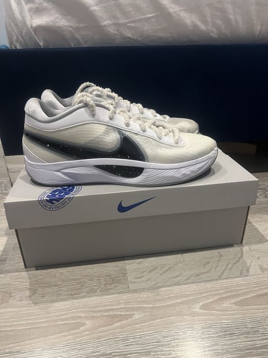 Nike basketball shoes Guanis Zoom Freak 6