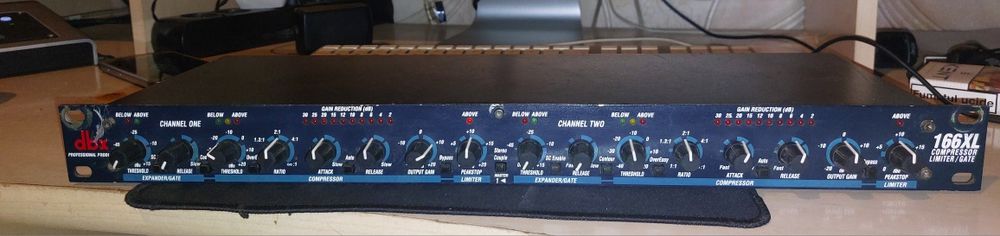 Compresor/Limiter Dbx 166XL