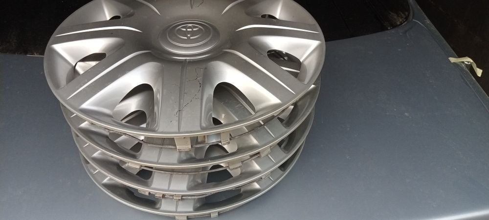 Колпаки на toyota 15-14 дюим.
