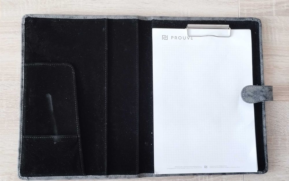 НОВА Prouve конферентна папка + картонена папка А4 + листи за писане