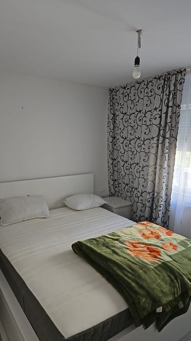 Vând apartament în Năvodari, zona centrală, cu 2 camere