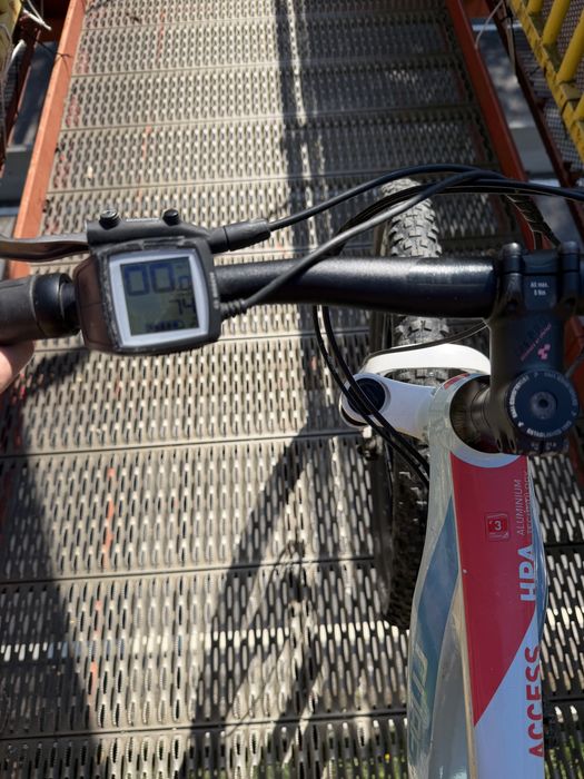 bicicleta cube electrica 29”