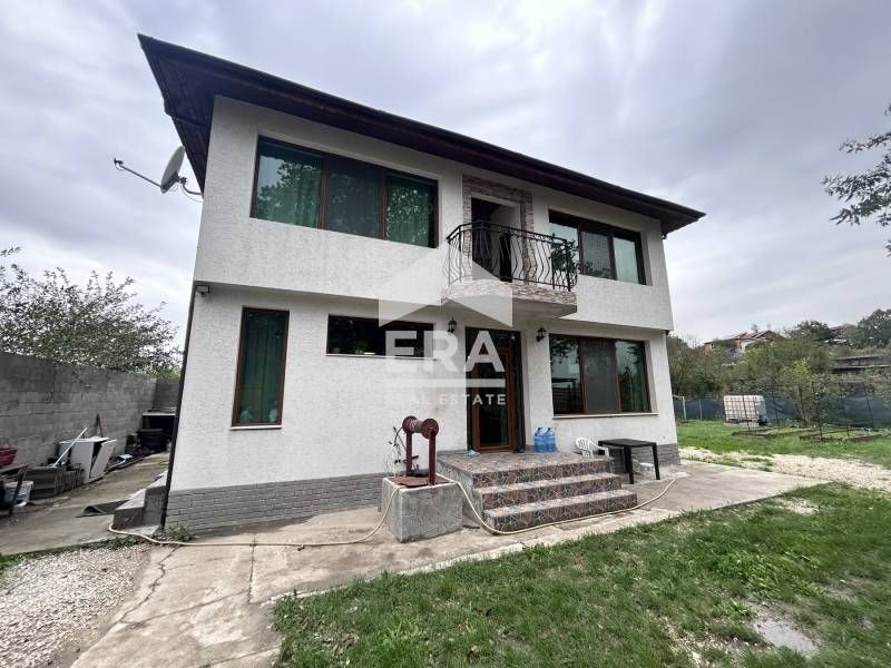 Eксклузивна двуетажна къща с частична морска панорама над Аладжа манас