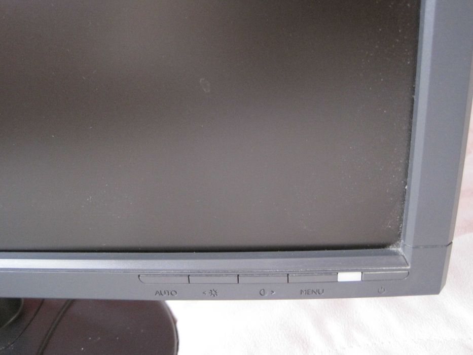 Монитор Philips 220WS8