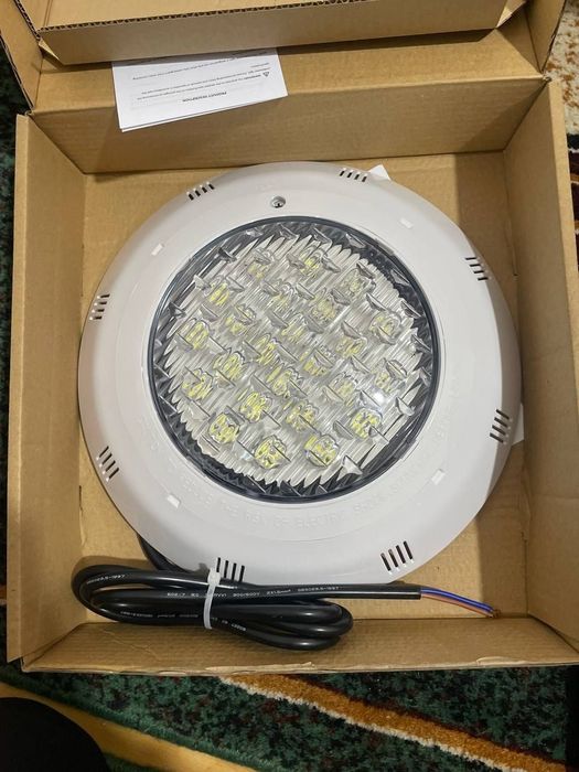 Фонарь для бассейна