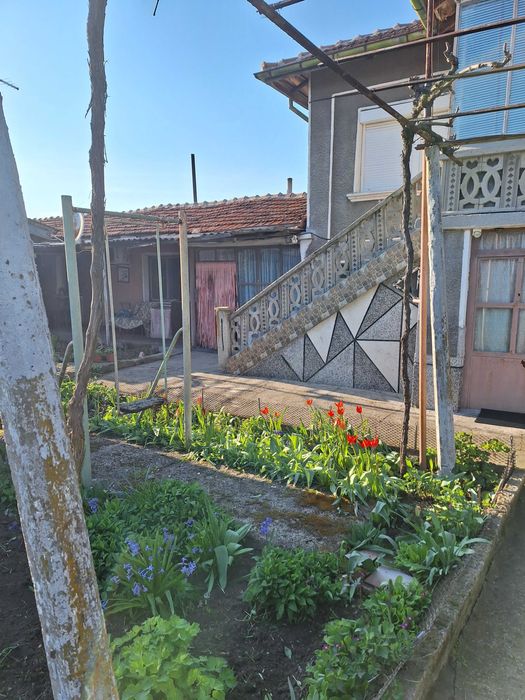 Продава се Къща в с. Навъсен, Област Хасково - 120 кв.м за 179 €/кв.м - Снимка #2