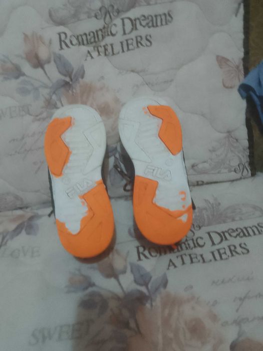 Високи фирмени маратонки