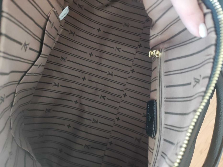 In stoc voiaj, geanta sport piele Louis Vuitton 1109.4