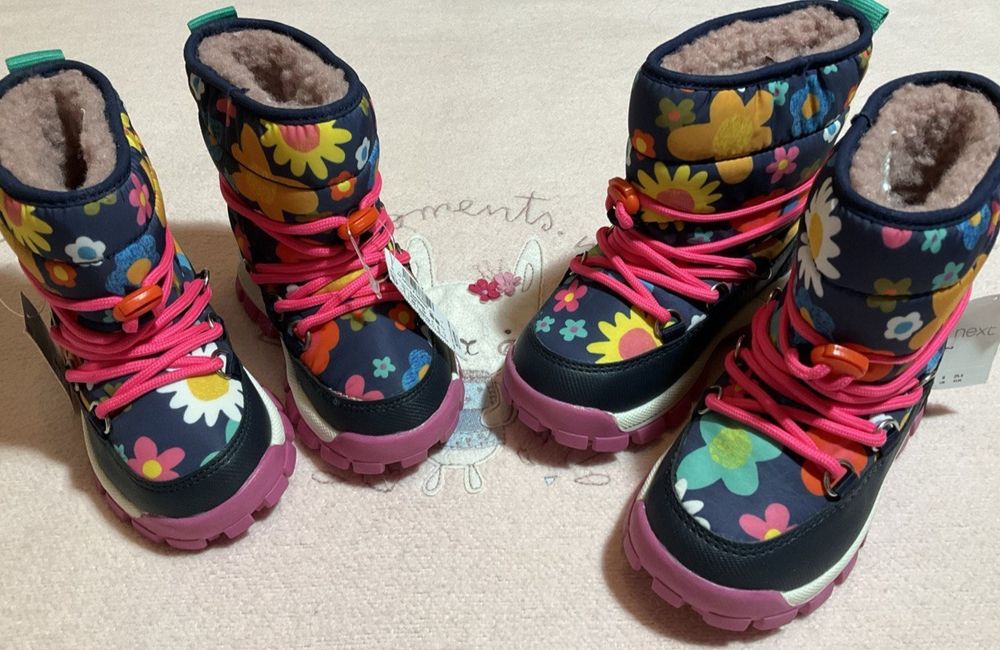 Сапоги для девочки 23 и 25.5 размеры