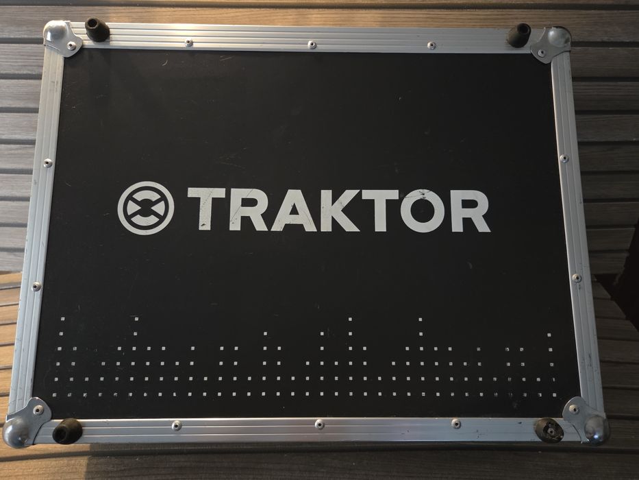 Flight Case Native Instruments TRAKTOR DJ – Profesional