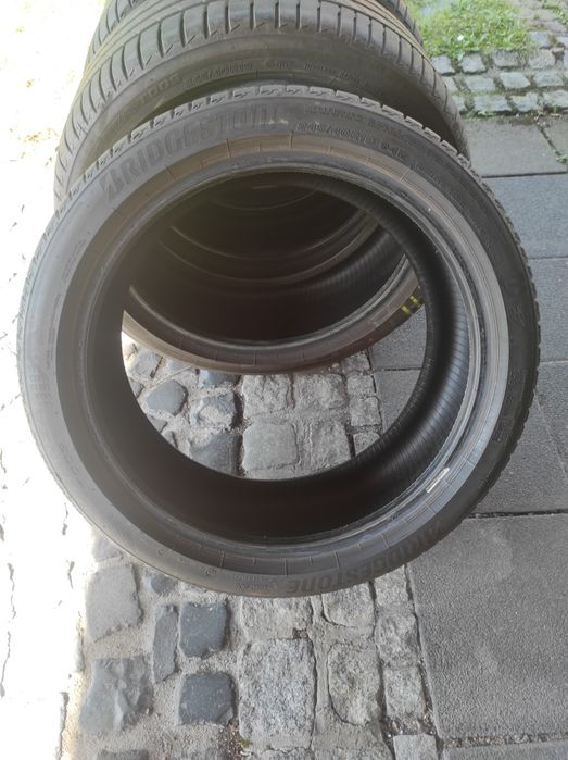 245/40/19 Бриджстоун 4бр.