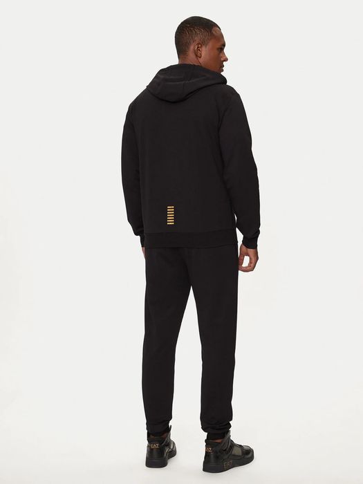 Emporio Armani Екип