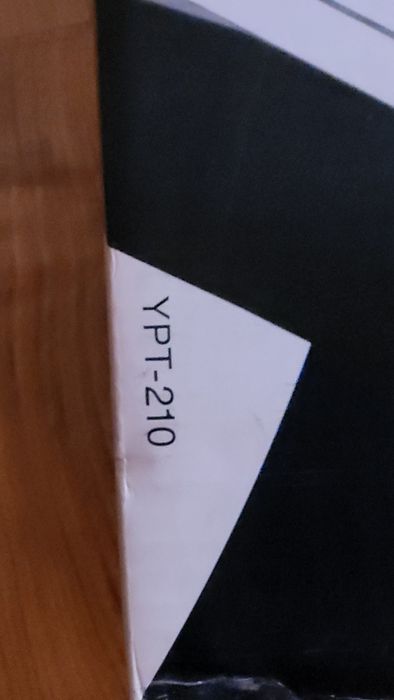 Yamaha YTP-210 синтезатор