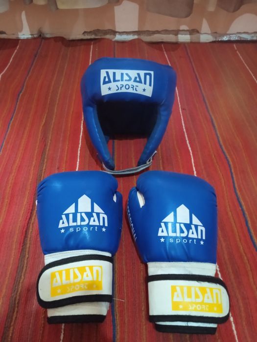 Boks perchatka va shlem