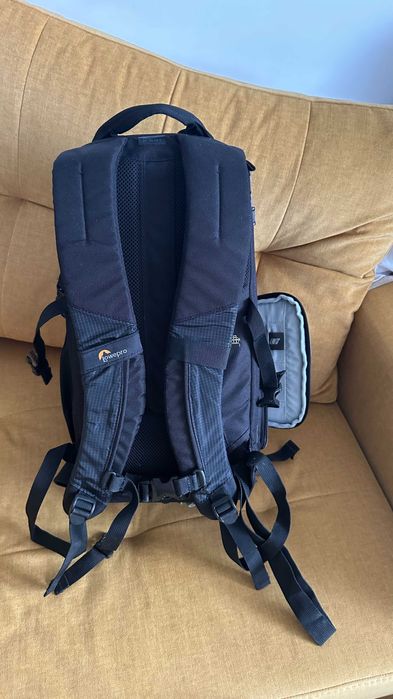 Фотоапарат Canon EOS 77D