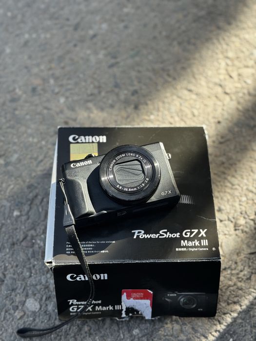 Canon G7X Mark III