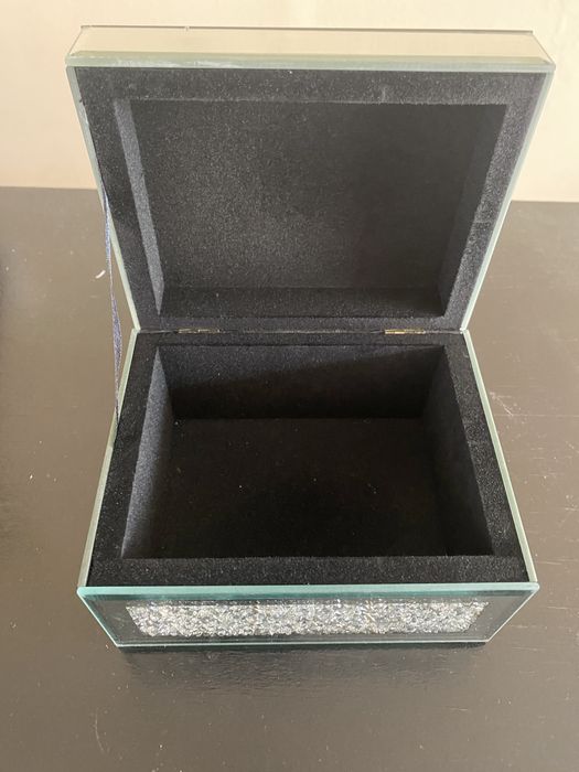 Кутия за бижута.