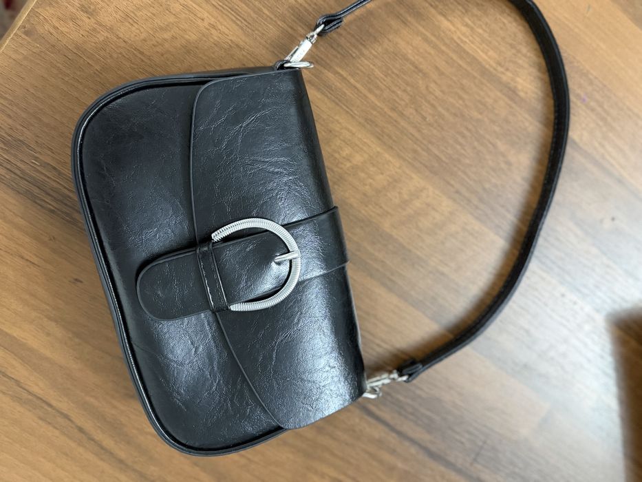 Женская сумка отличном состоянии как новая только один раз носила