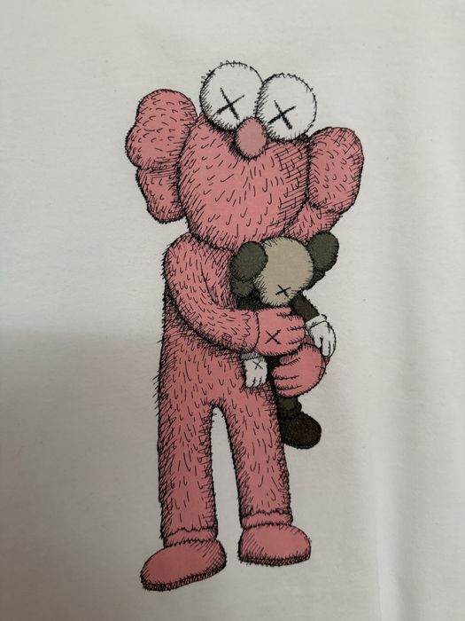 KAWS x Uniqlo UT Pink BFF Limited Edition тениска