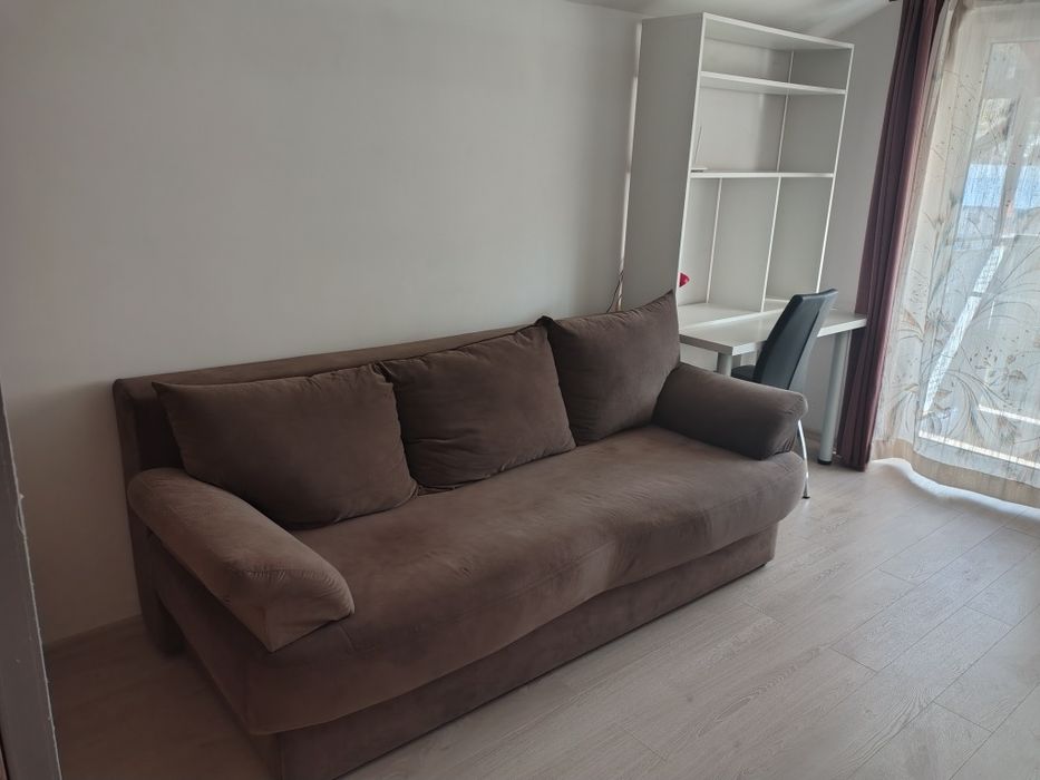 Închiriez apartament