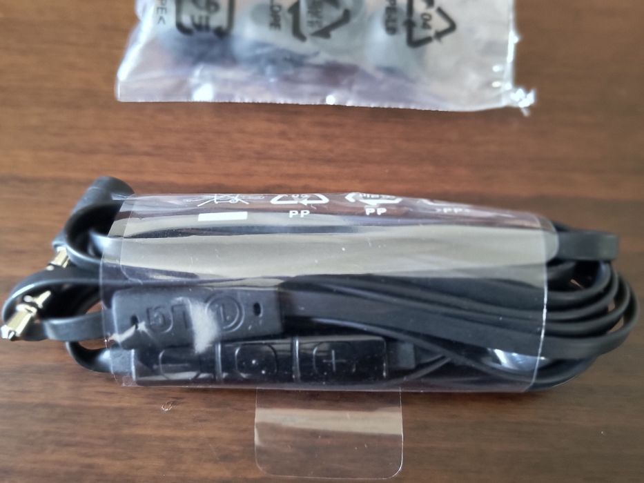 Оригинални слушалки LG и Motorola