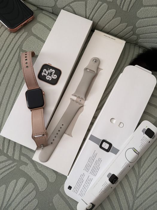 Часы WATCH SE 40mm Gold