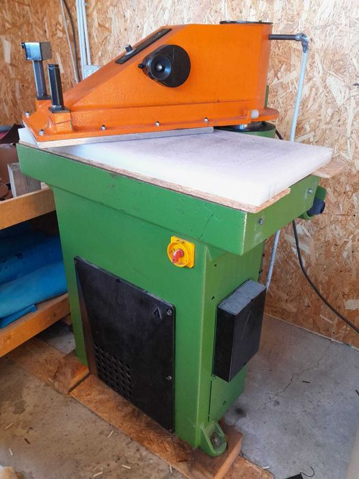 Masina de croit ATOM, reconditionata + 3 butuci stanta