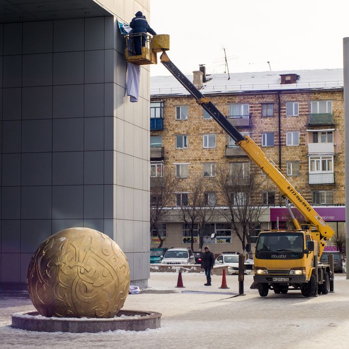 Услуги автовышки 15м / Монтаж наружной рекламы, баннеров !