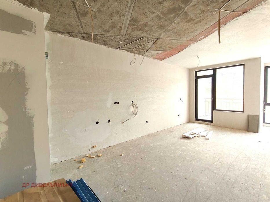 Продава се Тристаен апартамент в София, Манастирски ливади - 118 кв.м за 2534 €/кв.м - Снимка #2