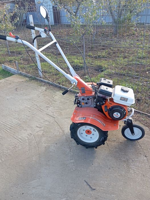 Vând motosapă Ruris Dac 700Dk cu remorcă