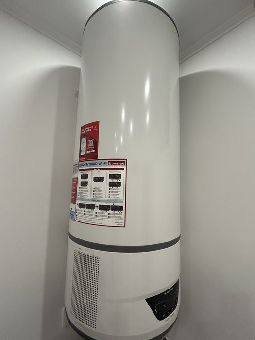 Boiler electric cu pompa de caldura ARISTON Lydos Hybrid, Wi-Fi, 100l