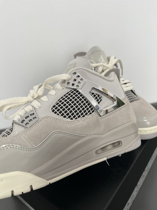 Air Jordan 4 Frozen