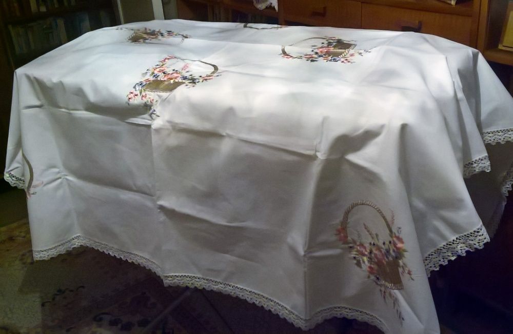 Скатерть чудесный подарок