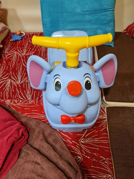Elefant cu sunete, roti și șezut