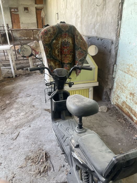 Skuter sotiladi yangi kop yurmagan