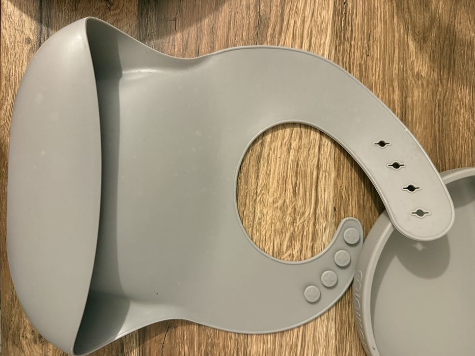 Set farfurie si bavetica din silicon