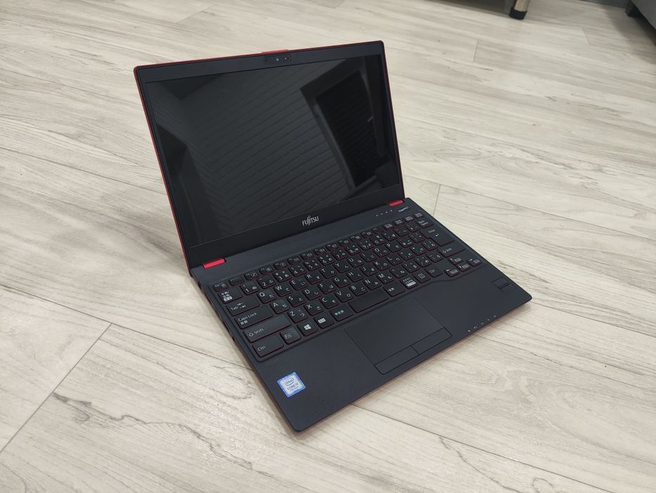 Сенсорный Fujitsu Lifebook Product Red