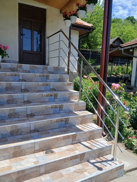 Balustrade din inox si porti din tabla decupata